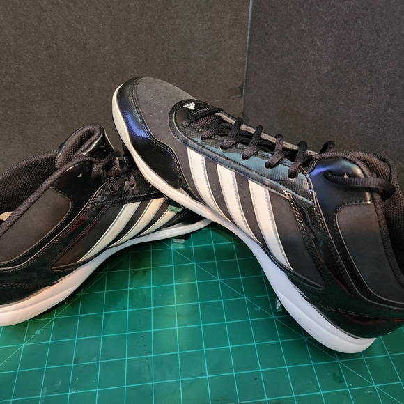 Adidas baseball cleats - Picture 1 of 5